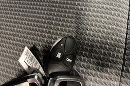 Valkoinen Volkswagen Transporter 2025 kuva 15.