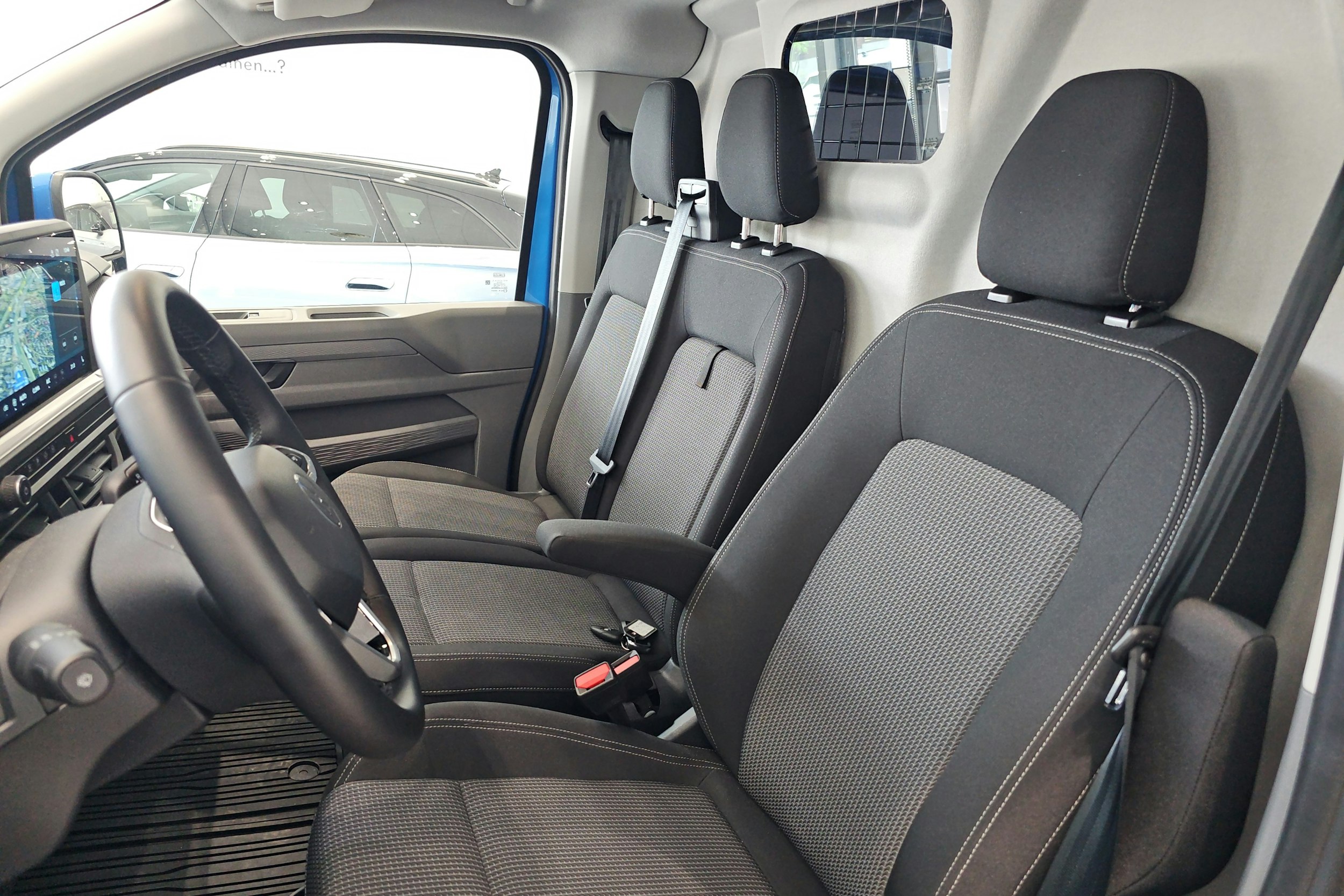 sininen Volkswagen Transporter 2025 kuva 8.