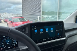 Sininen Volkswagen Transporter 2025 kuva 7.
