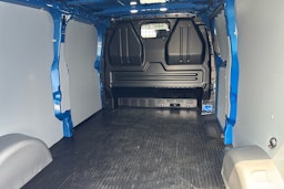 Sininen Volkswagen Transporter 2025 kuva 12.