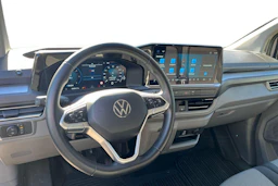 harmaa Volkswagen Transporter 2025 kuva 9.