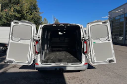 harmaa Volkswagen Transporter 2025 kuva 25.