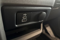 sininen Volkswagen Transporter 2025 kuva 28.