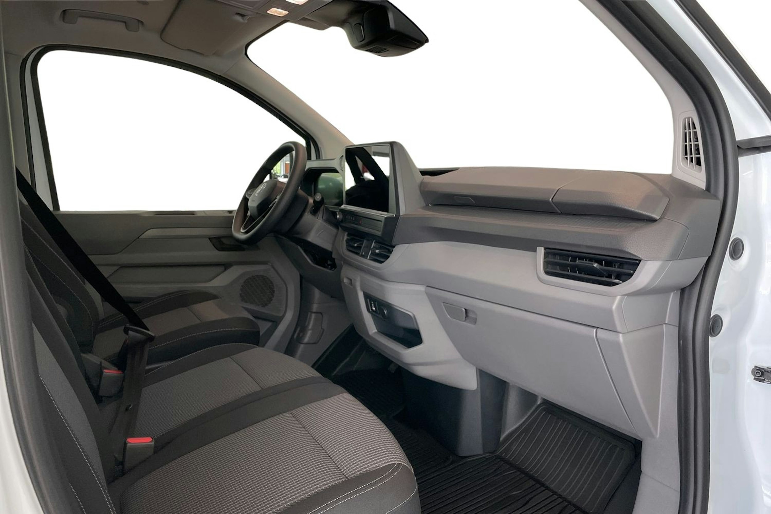 valkoinen Volkswagen Transporter 2025 kuva 10.