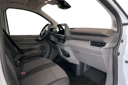valkoinen Volkswagen Transporter 2025 kuva 10.