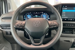 valkoinen Volkswagen Transporter 2025 kuva 15.
