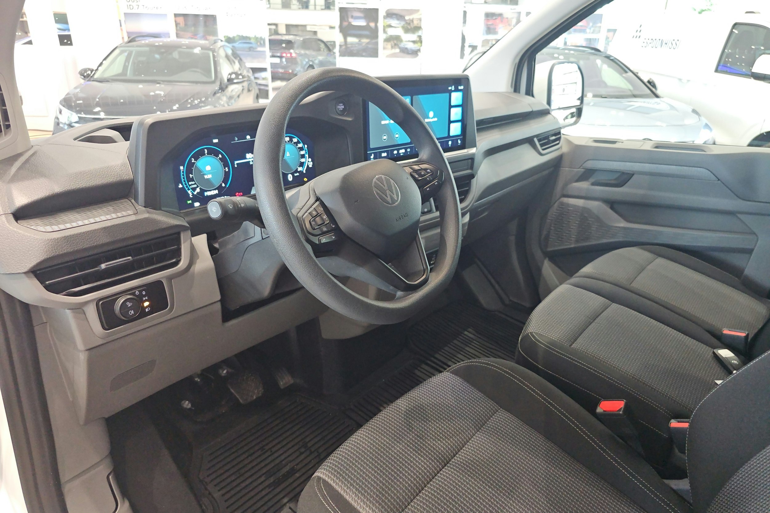 valkoinen Volkswagen Transporter 2025 kuva 6.