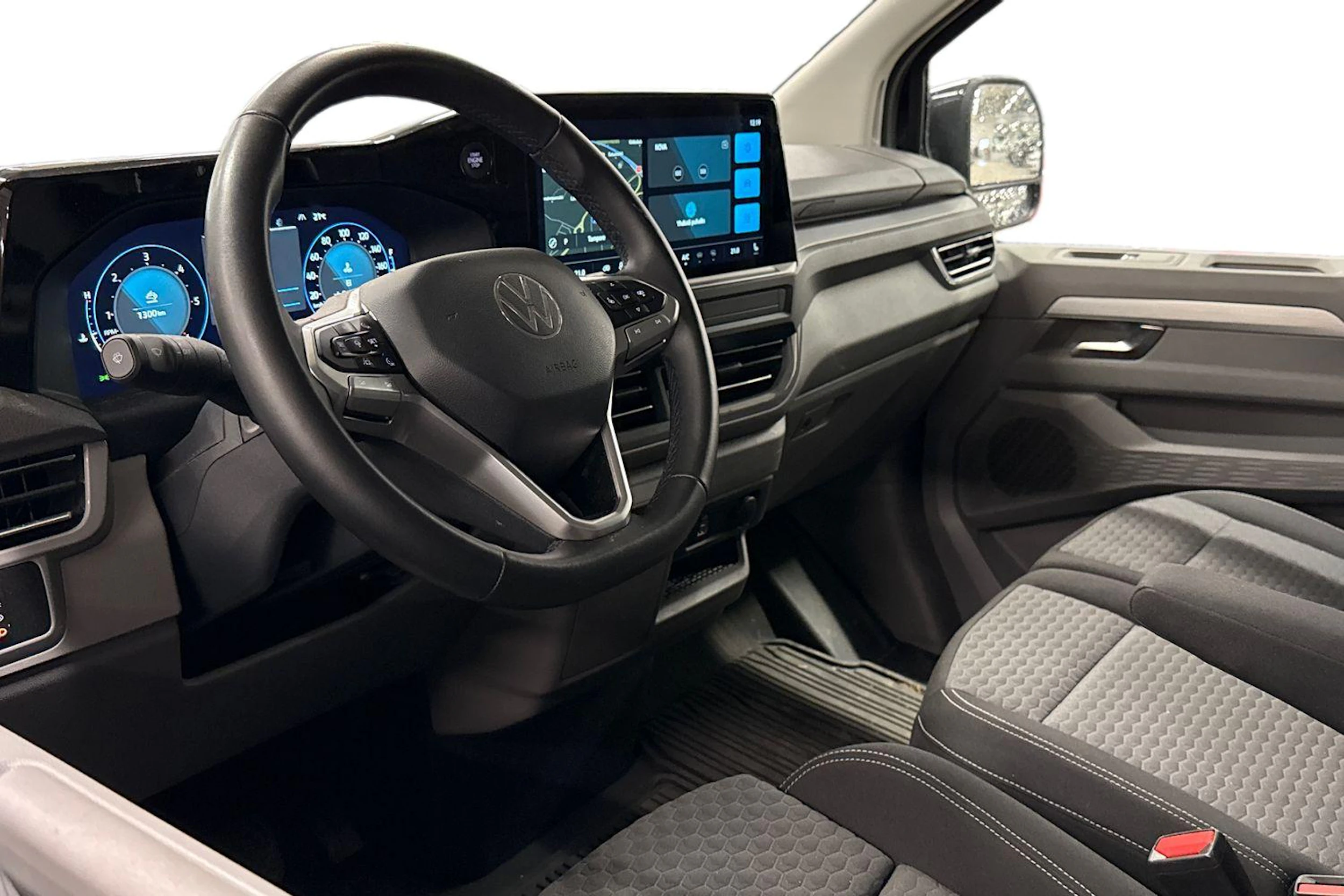 musta Volkswagen Transporter 2025 kuva 3.