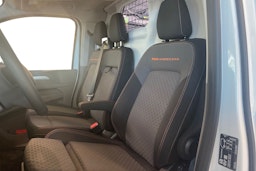 valkoinen Volkswagen Transporter 2025 kuva 10.