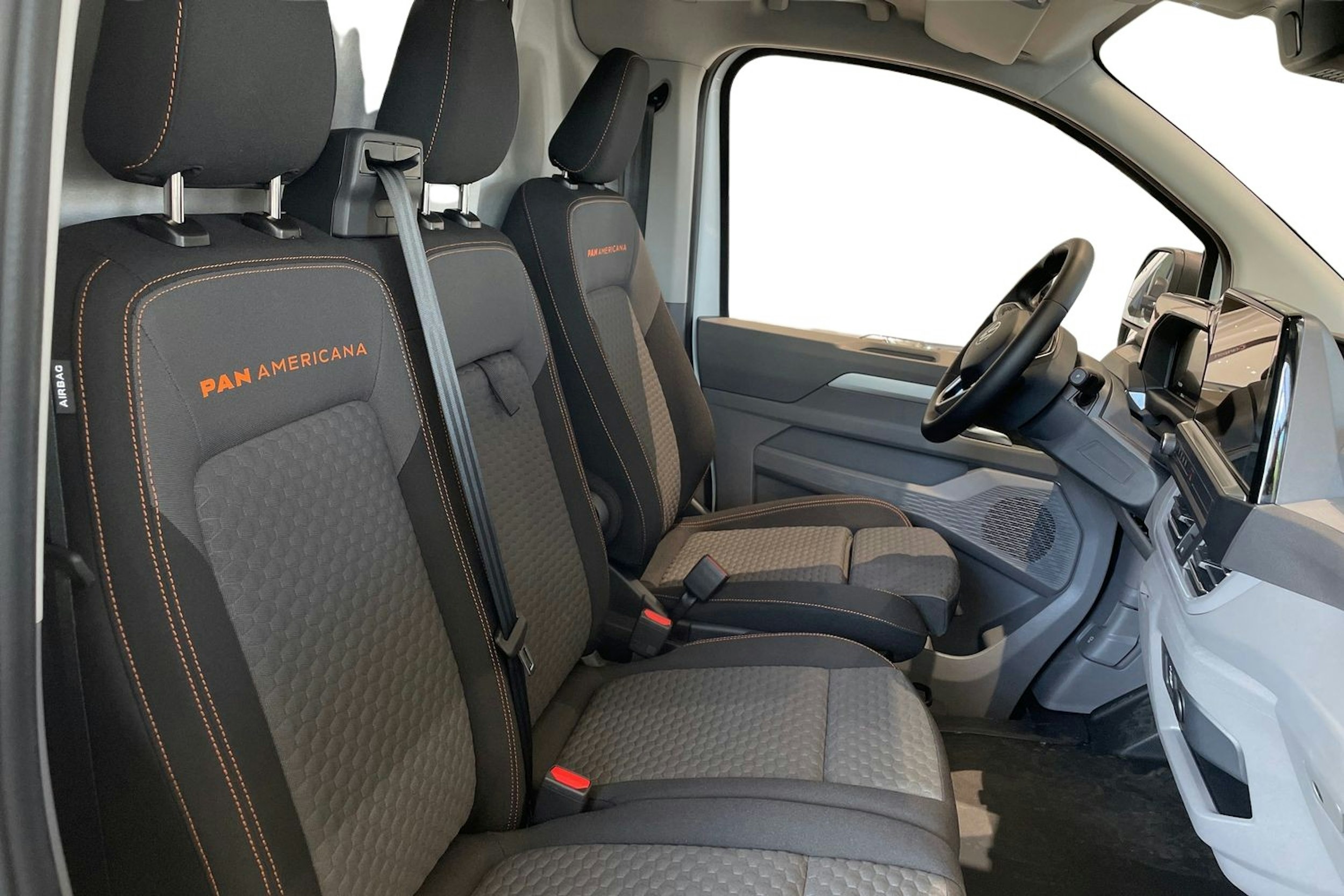 valkoinen Volkswagen Transporter 2025 kuva 10.