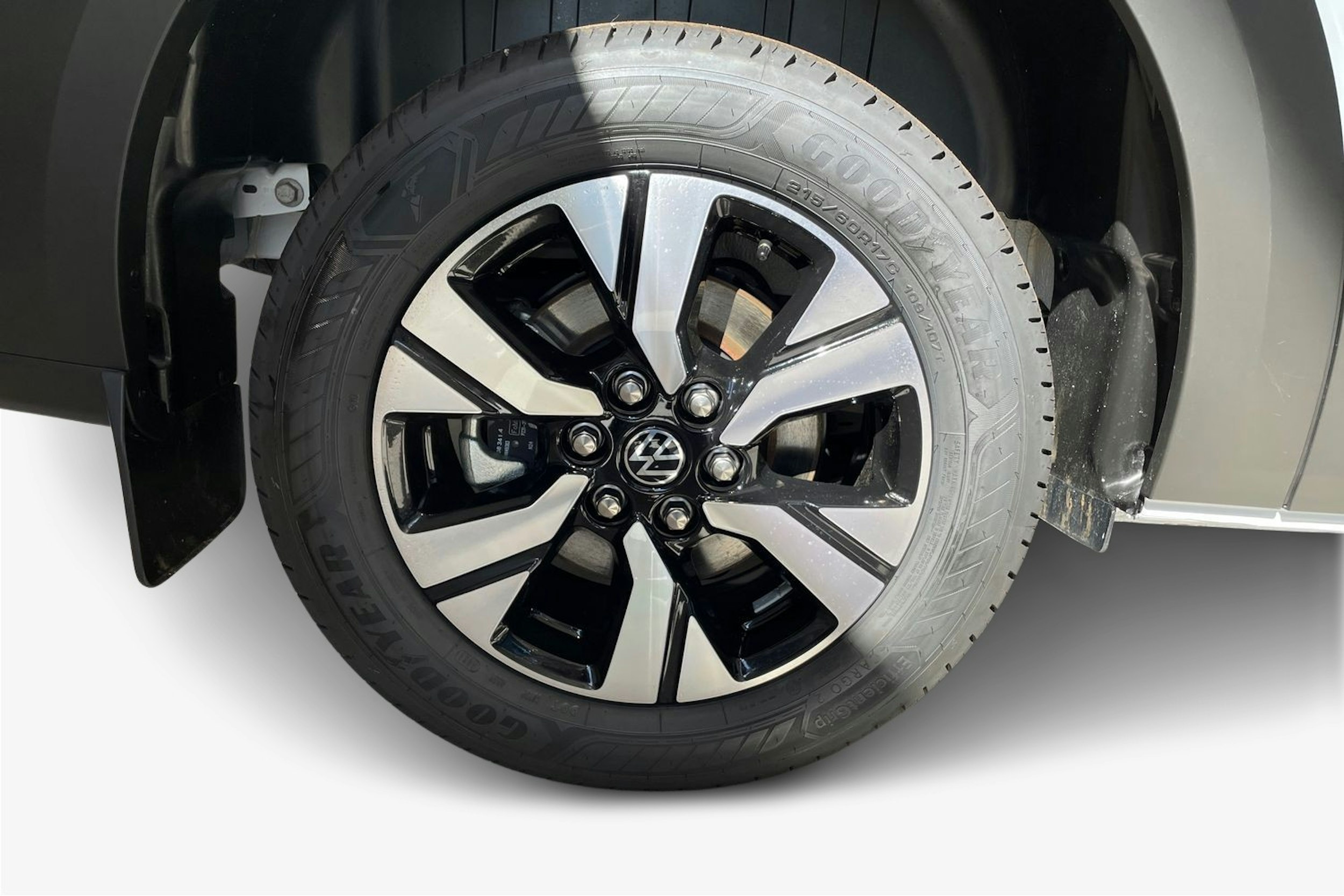 valkoinen Volkswagen Transporter 2025 kuva 11.