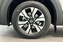 valkoinen Volkswagen Transporter 2025 kuva 9.
