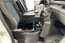 valkoinen Volkswagen Transporter 2025 kuva 13.