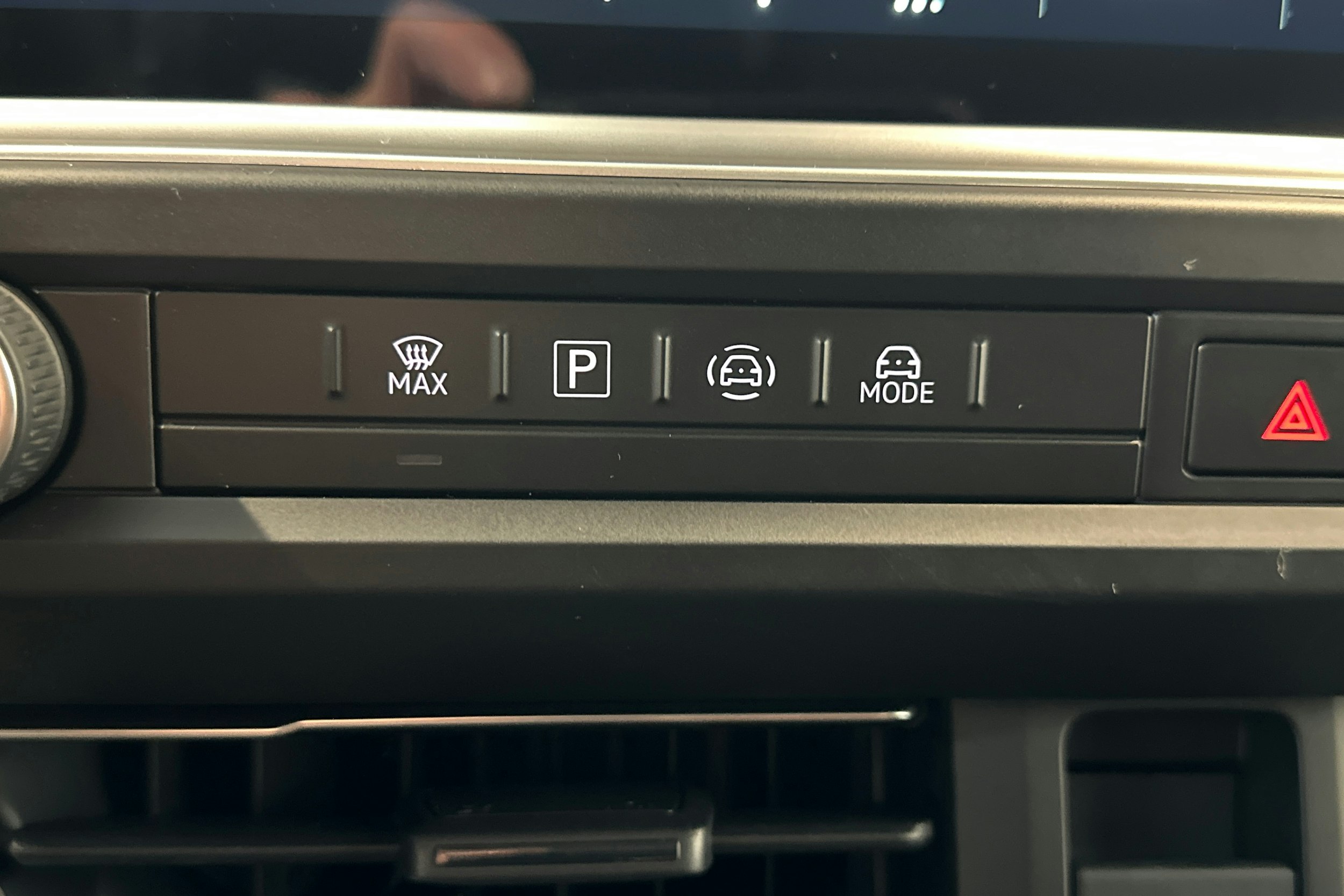 valkoinen Volkswagen Transporter 2025 kuva 29.