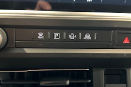 valkoinen Volkswagen Transporter 2025 kuva 29.