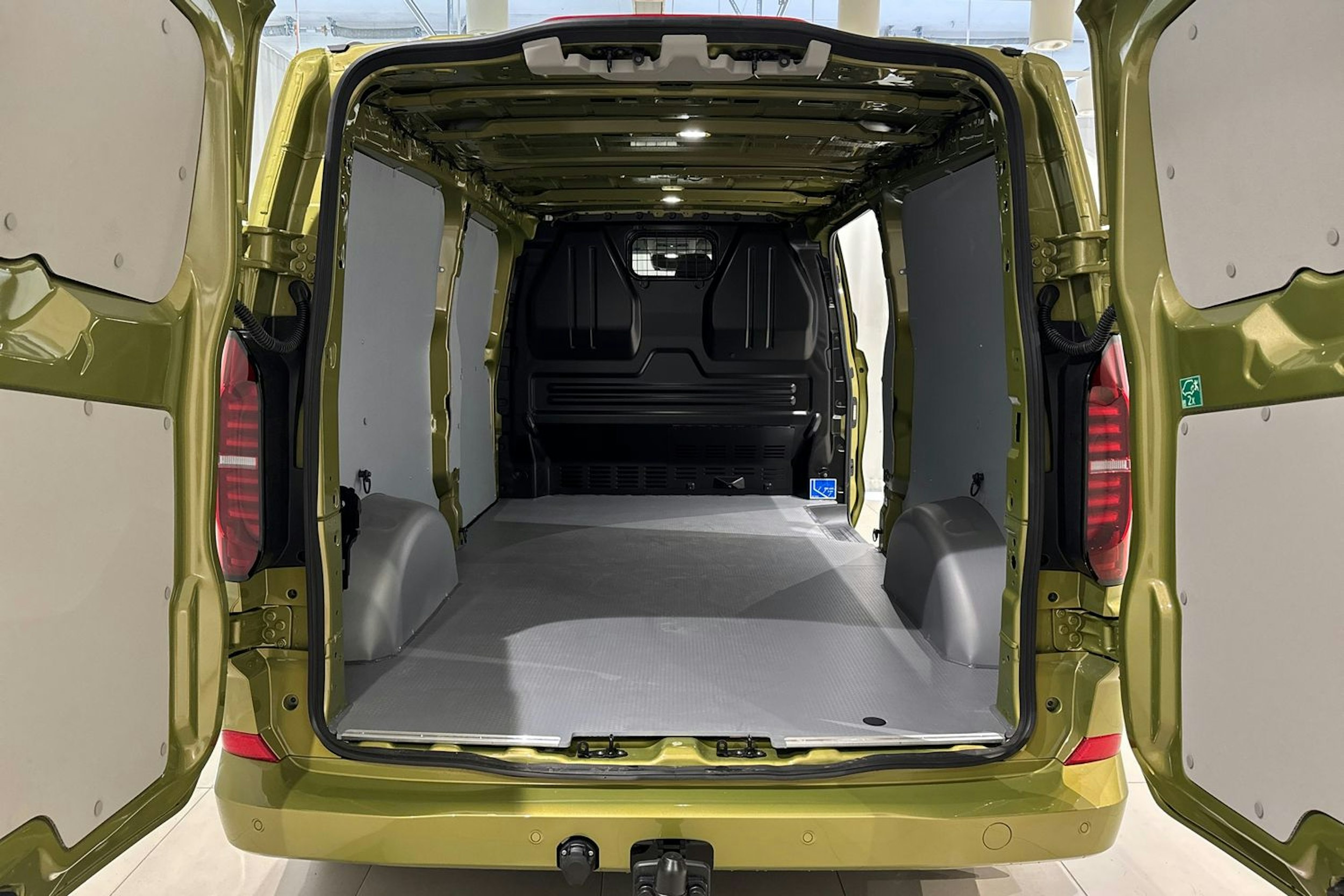 met. vihreä Volkswagen Transporter 2025 kuva 12.
