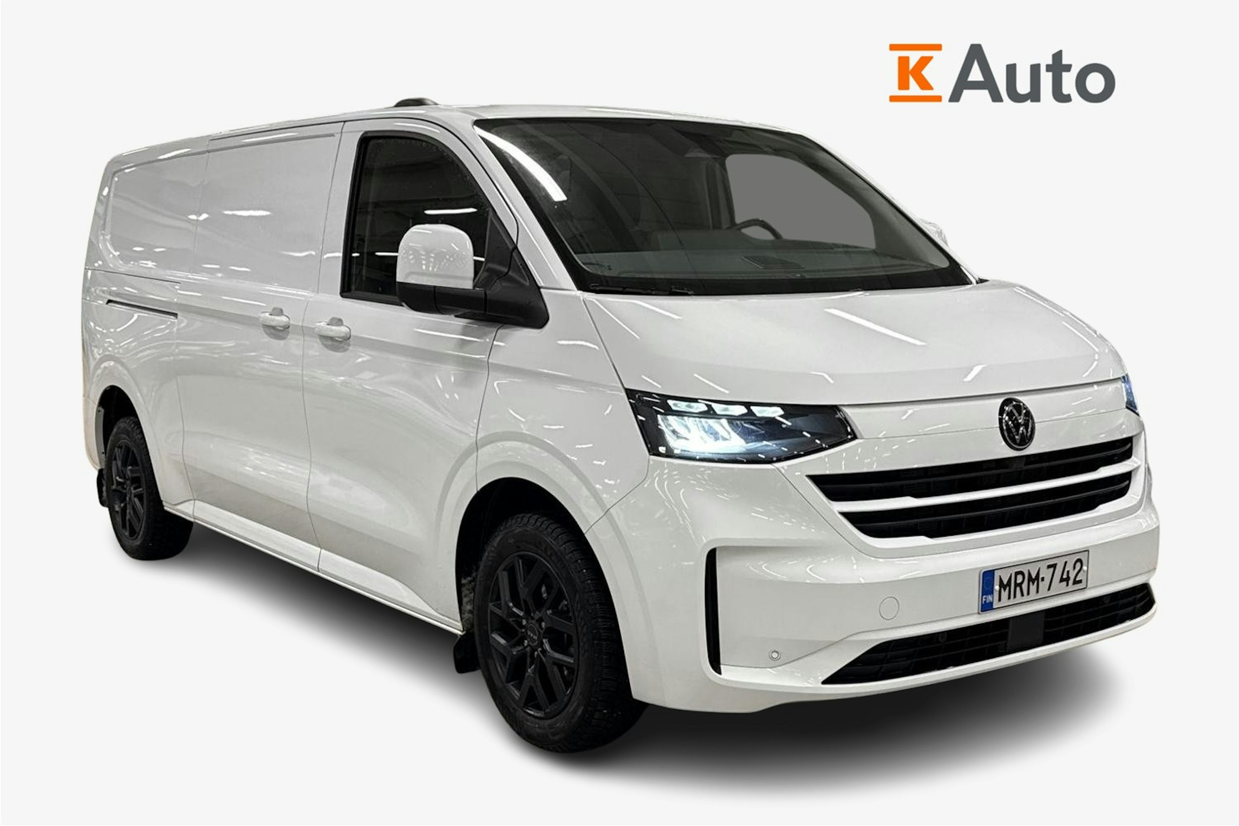 valkoinen Volkswagen Transporter 2025 kuva 1.