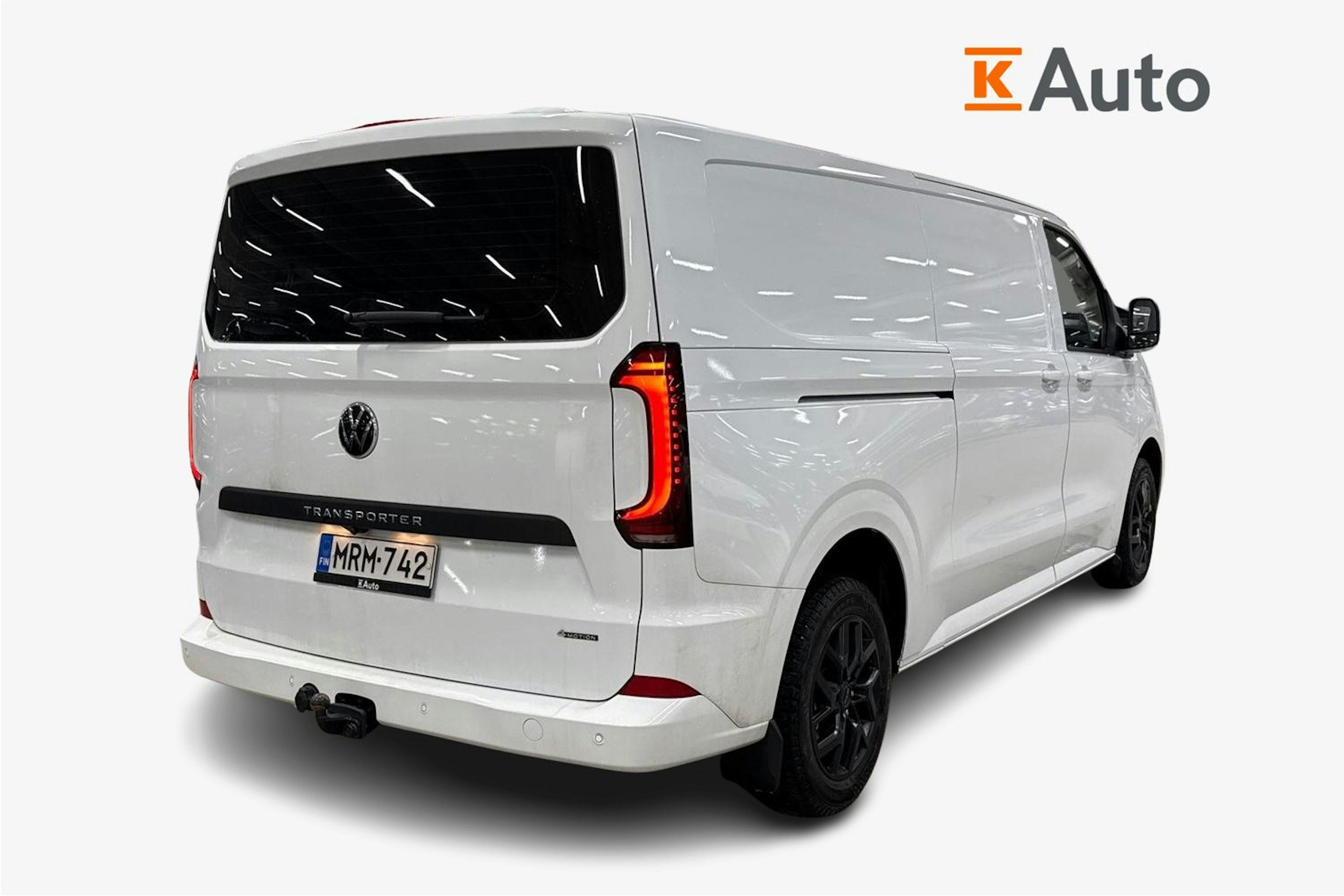 valkoinen Volkswagen Transporter 2025 kuva 2.