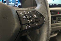 harmaa Volkswagen Transporter 2025 kuva 16.