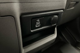 harmaa Volkswagen Transporter 2025 kuva 18.