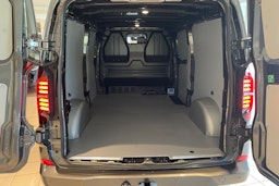 harmaa Volkswagen Transporter 2025 kuva 12.