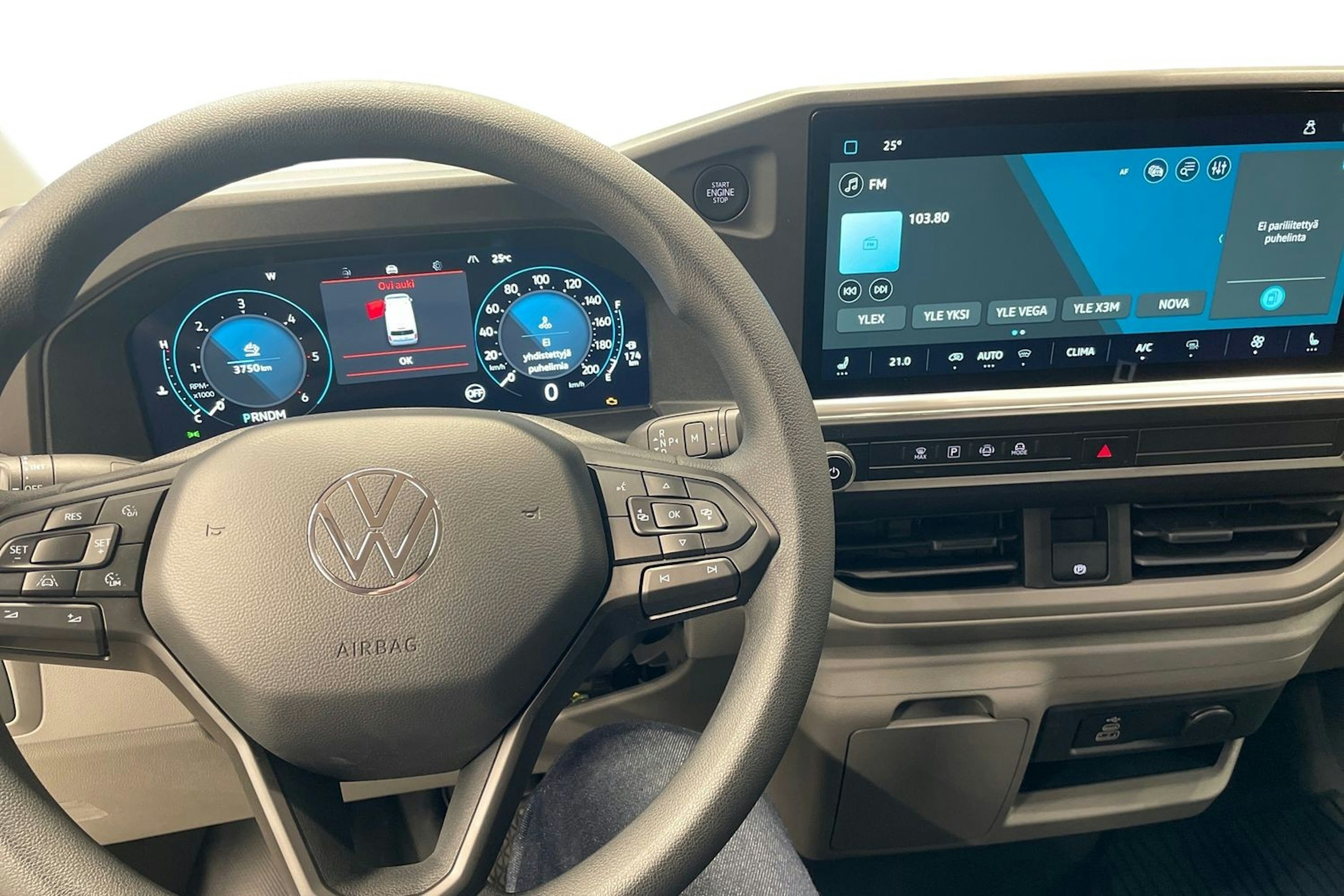 musta Volkswagen Transporter 2025 kuva 9.