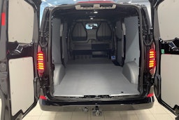 musta Volkswagen Transporter 2025 kuva 12.