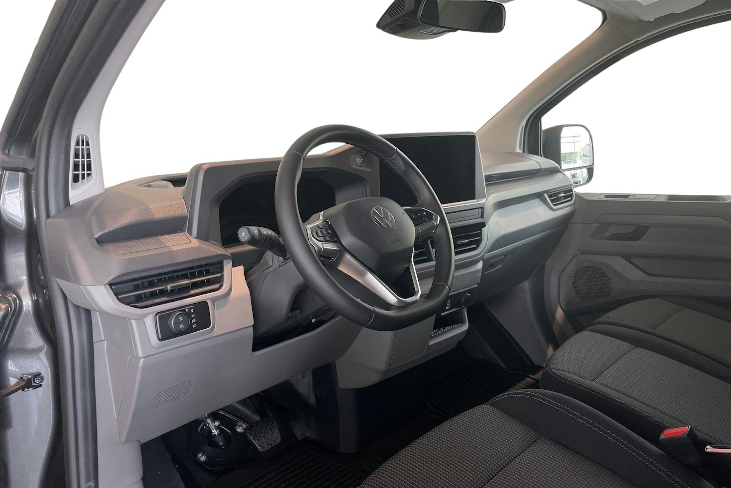 harmaa Volkswagen Transporter 2025 kuva 8.