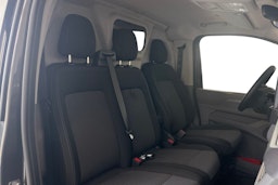 harmaa Volkswagen Transporter 2025 kuva 10.