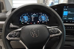 harmaa Volkswagen Transporter 2025 kuva 12.
