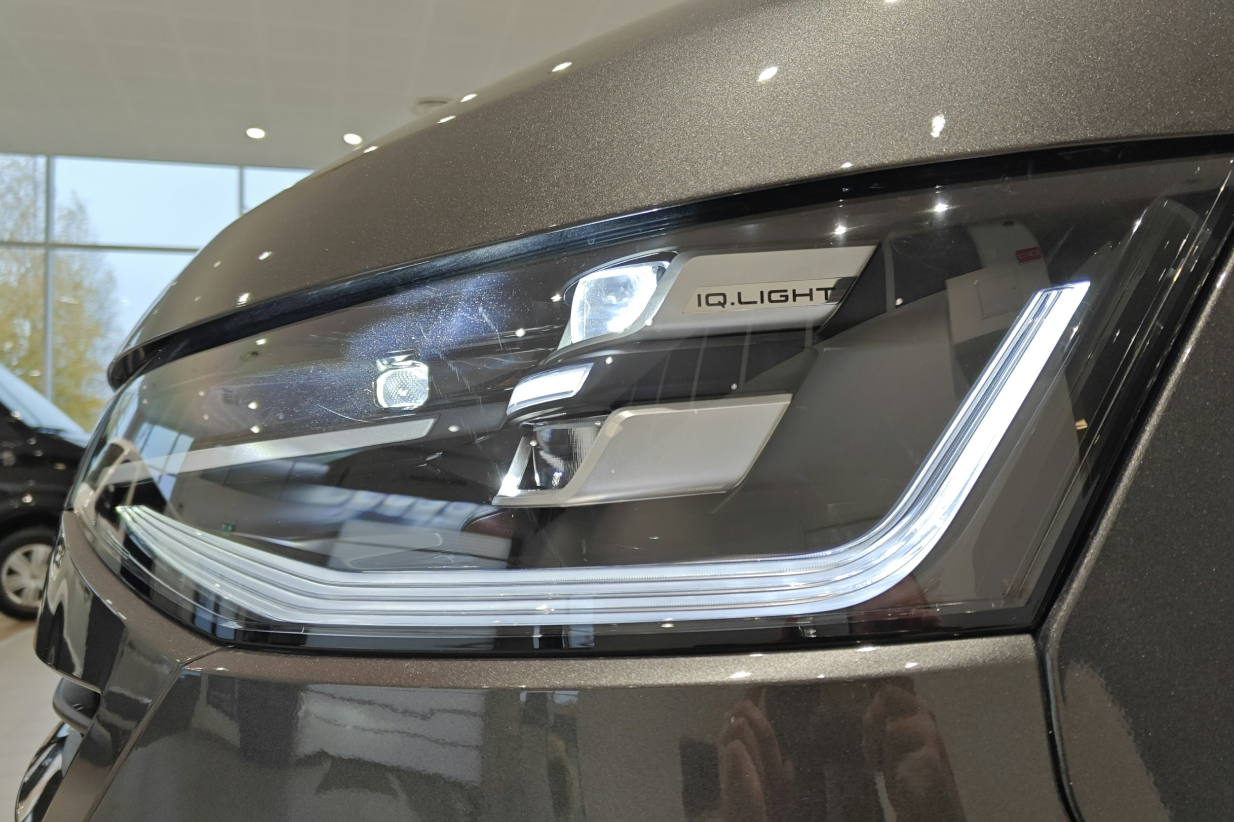 harmaa Volkswagen Transporter 2025 kuva 16.
