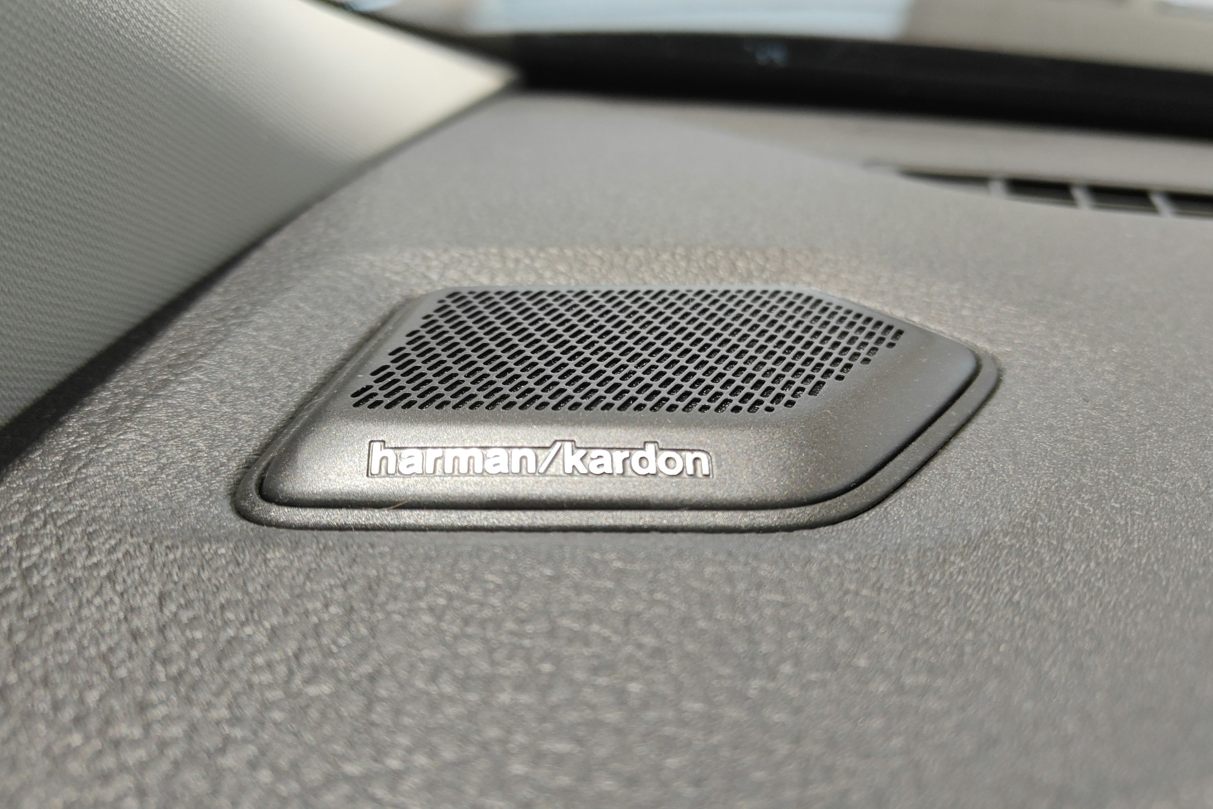 harmaa Volkswagen Transporter 2025 kuva 21.