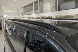 harmaa Volkswagen Transporter 2025 kuva 23.