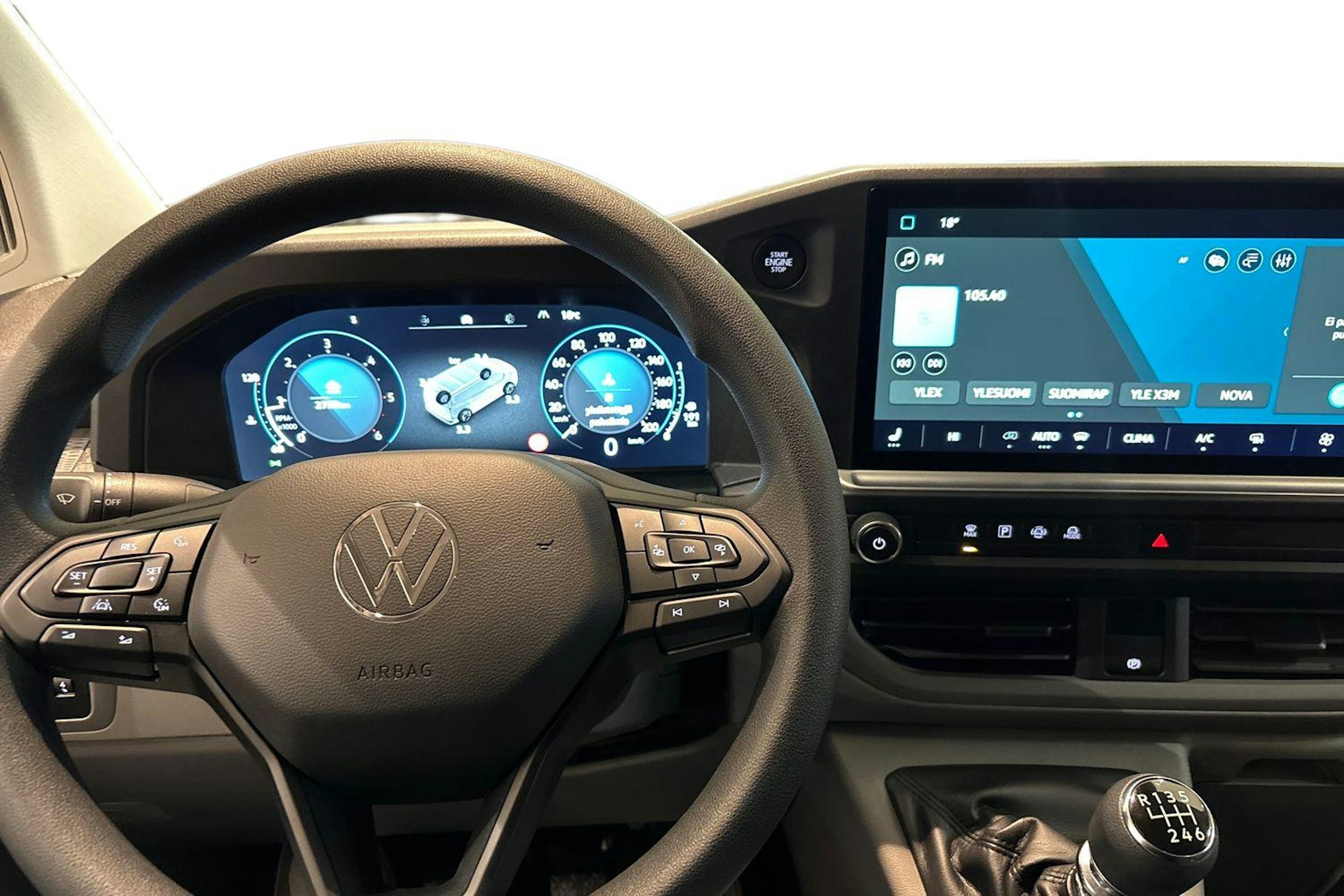 valkoinen Volkswagen Transporter 2025 kuva 9.