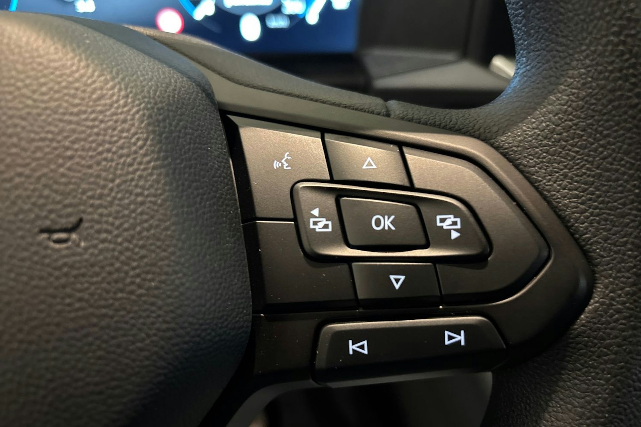 valkoinen Volkswagen Transporter 2025 kuva 16.