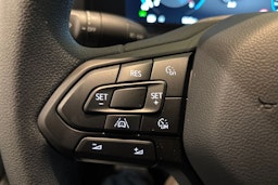 valkoinen Volkswagen Transporter 2025 kuva 17.