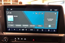 valkoinen Volkswagen Transporter 2025 kuva 19.