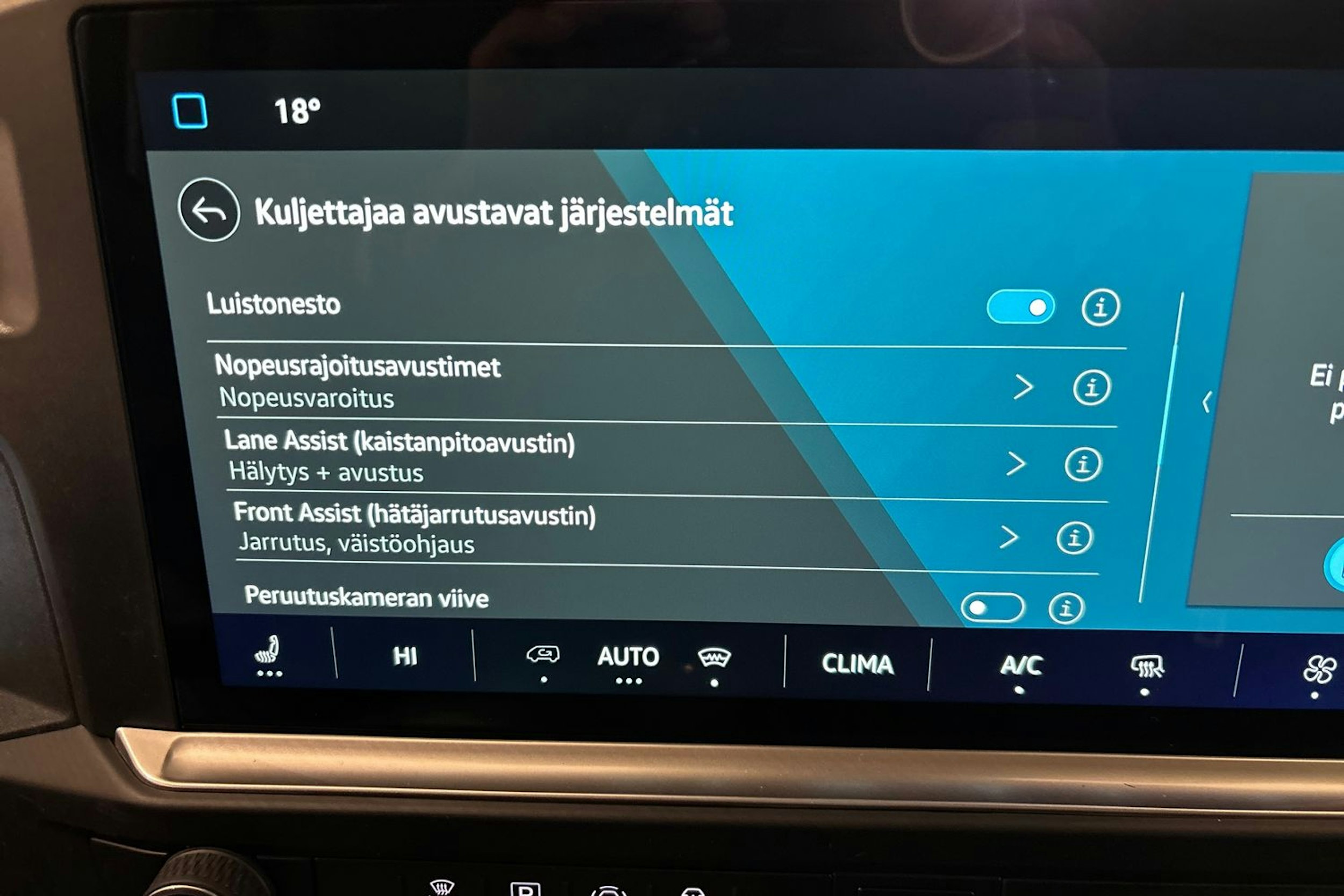 valkoinen Volkswagen Transporter 2025 kuva 21.