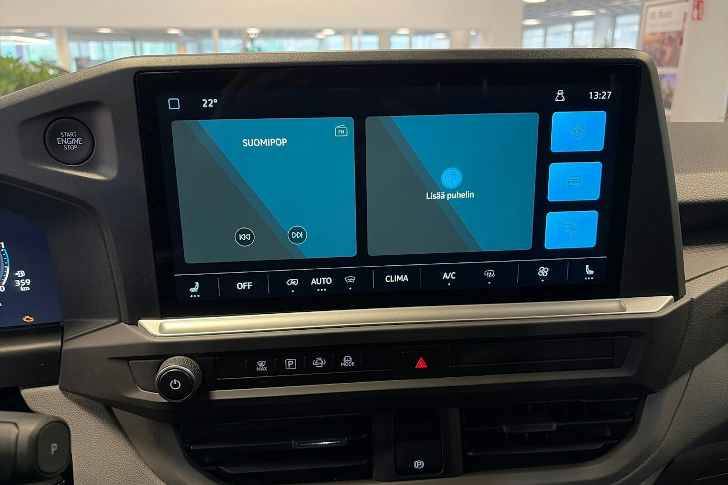 valkoinen Volkswagen Transporter 2026 kuva 17.