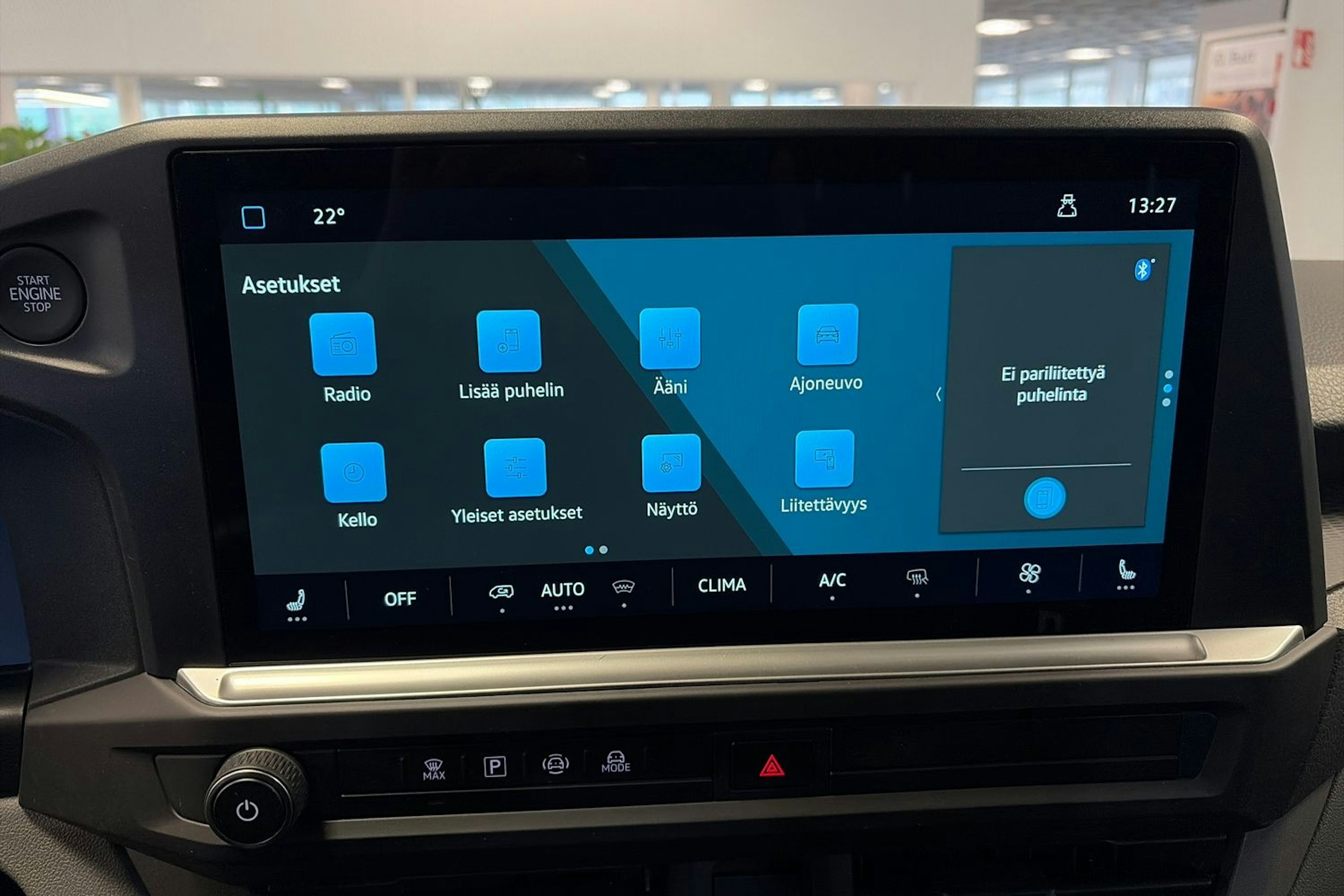 valkoinen Volkswagen Transporter 2026 kuva 19.