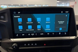 valkoinen Volkswagen Transporter 2026 kuva 19.