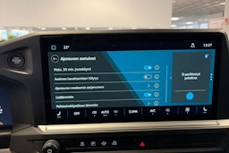 valkoinen Volkswagen Transporter 2026 kuva 20.