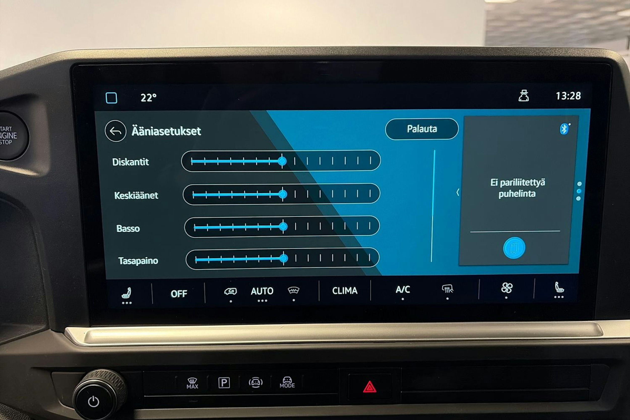 valkoinen Volkswagen Transporter 2026 kuva 21.