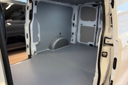 valkoinen Volkswagen Transporter 2026 kuva 24.