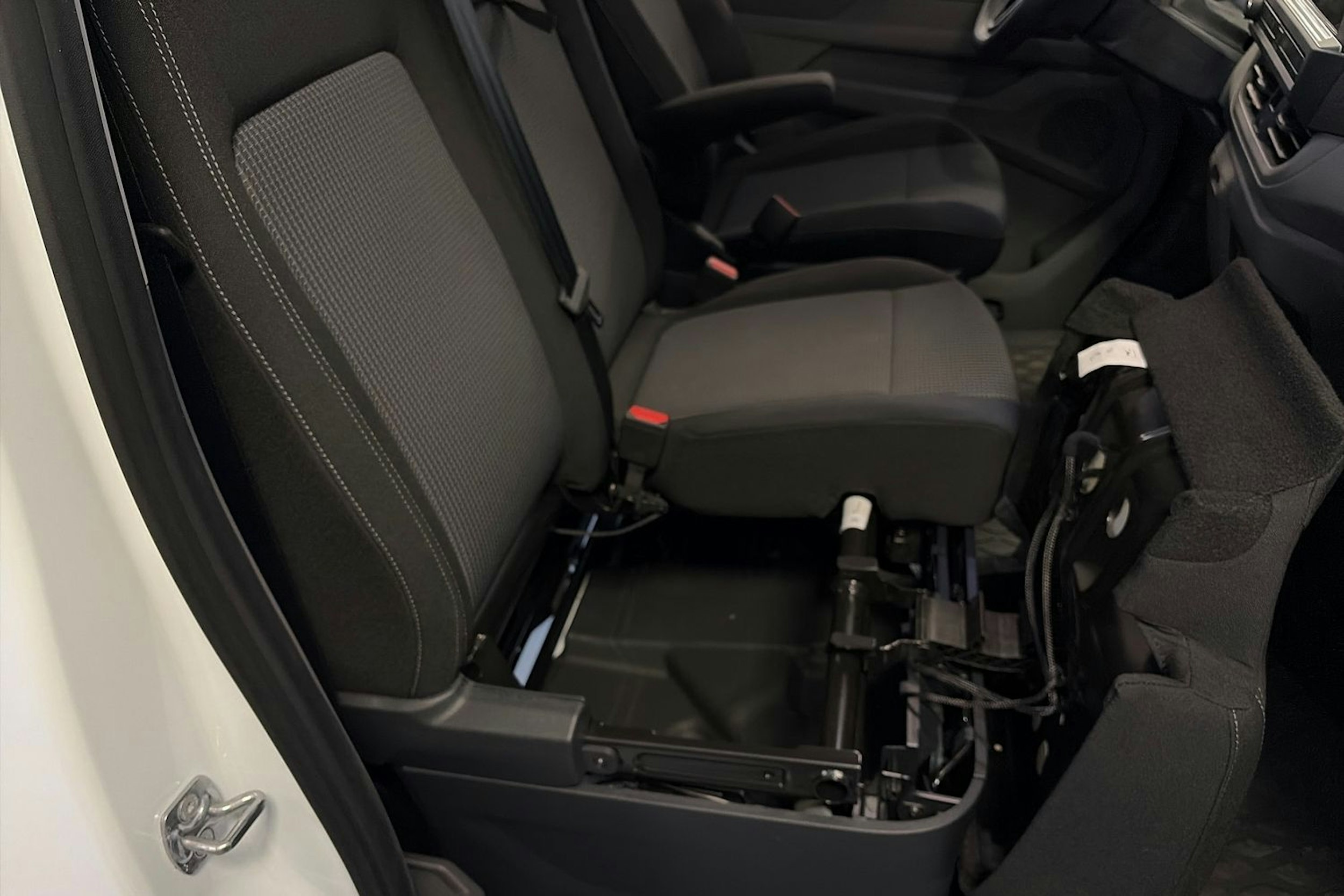 valkoinen Volkswagen Transporter 2026 kuva 26.