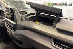 valkoinen Volkswagen Transporter 2026 kuva 27.