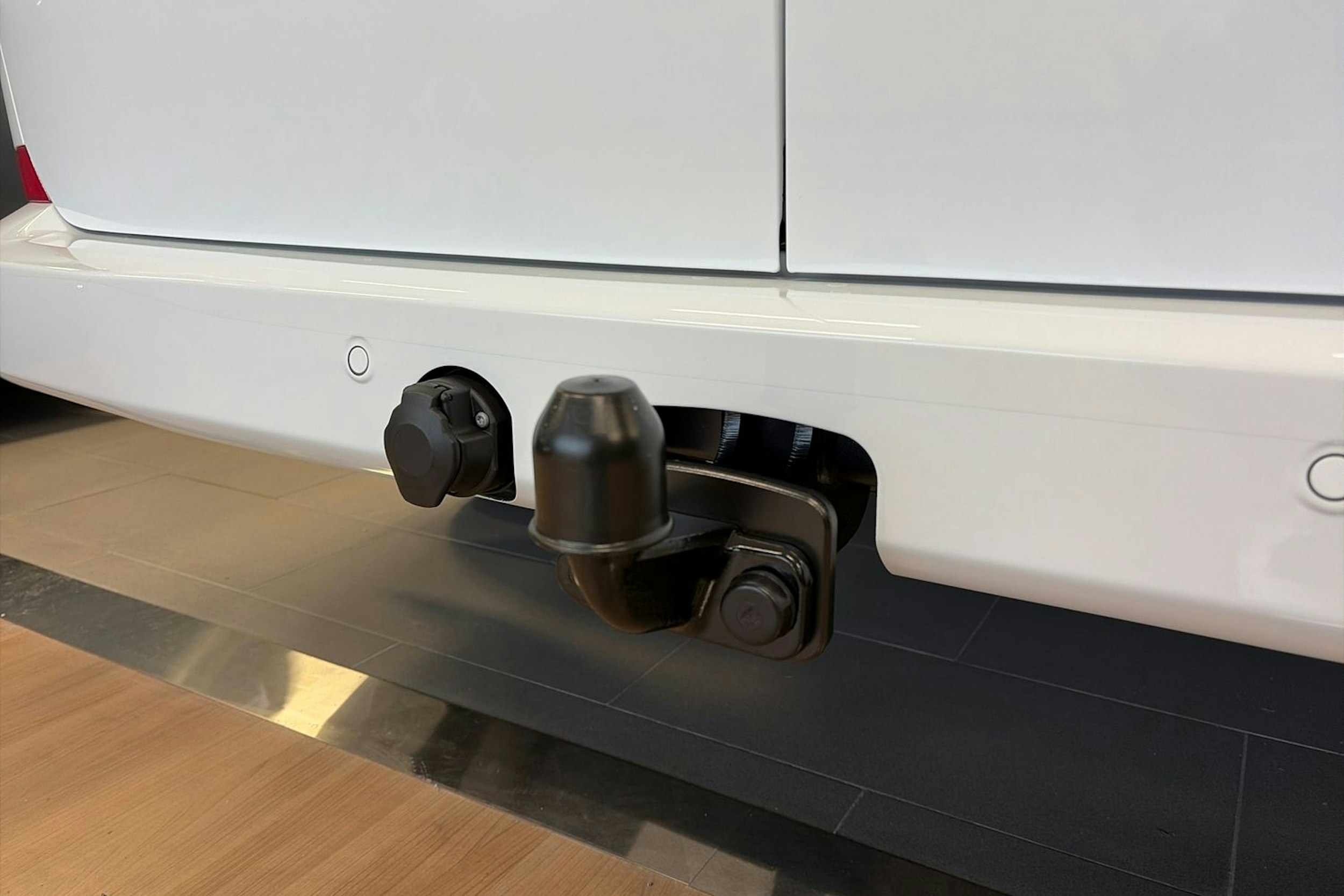 valkoinen Volkswagen Transporter 2026 kuva 29.