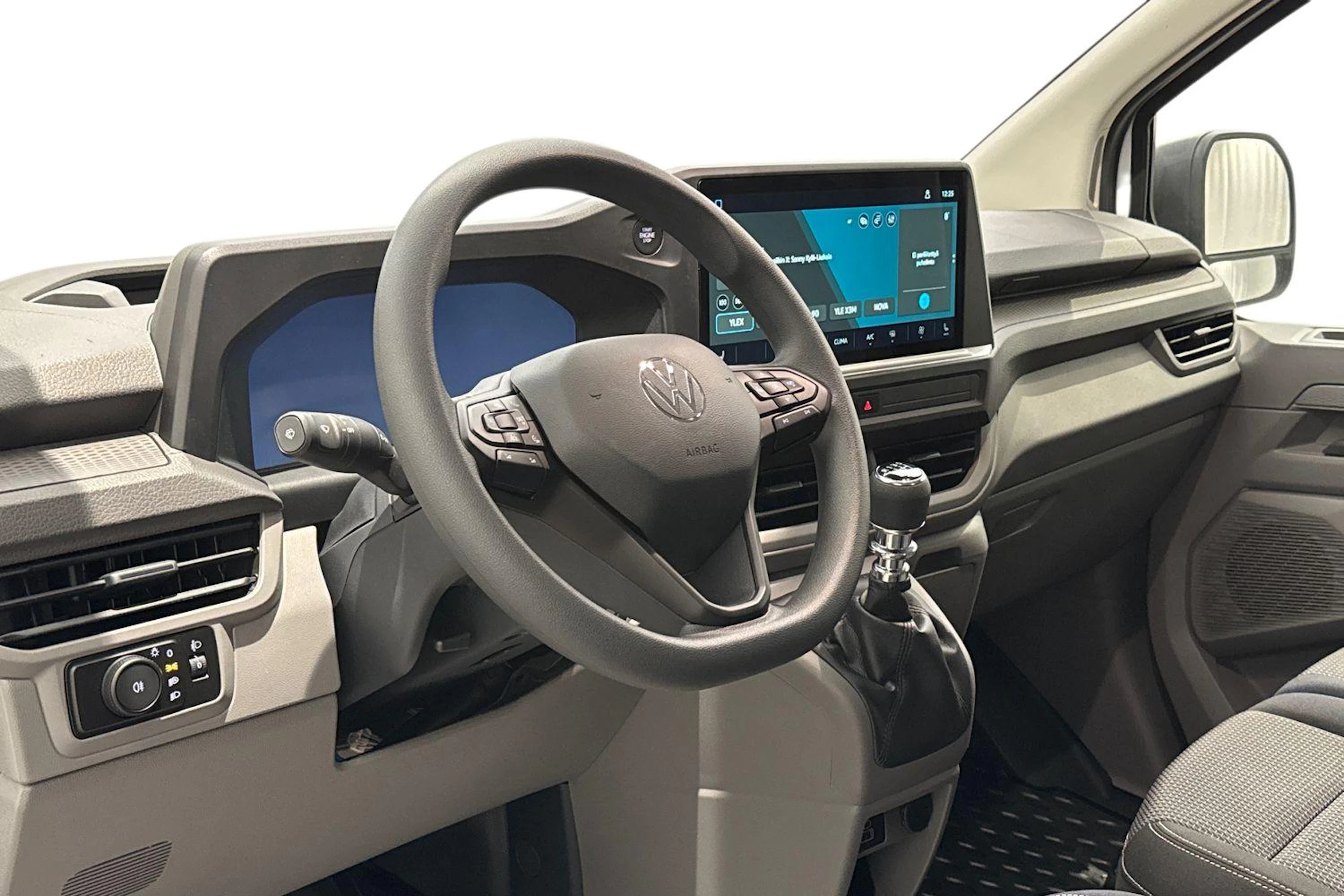 valkoinen Volkswagen Transporter 2025 kuva 8.