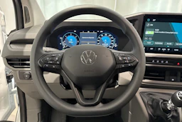 valkoinen Volkswagen Transporter 2025 kuva 15.