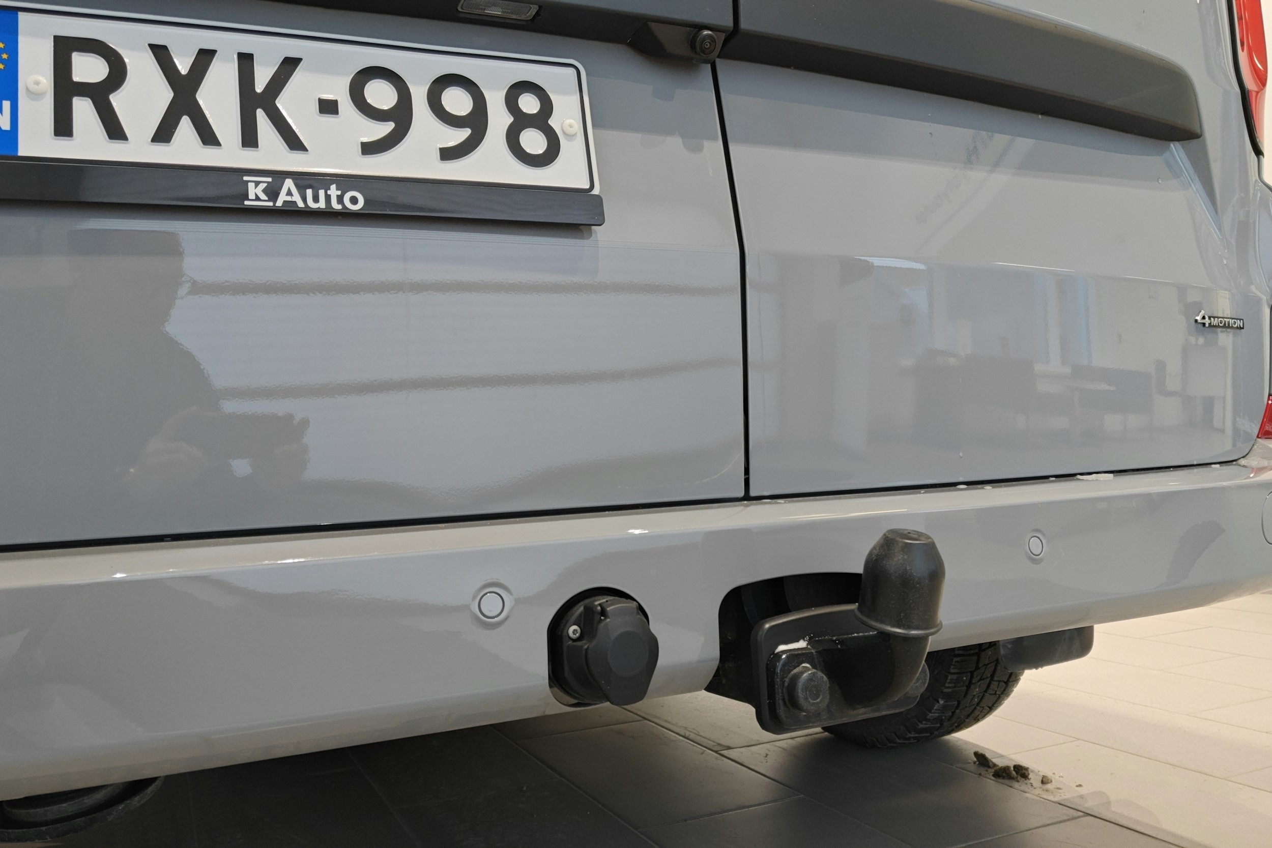Harmaa Volkswagen Transporter 2025 kuva 13.